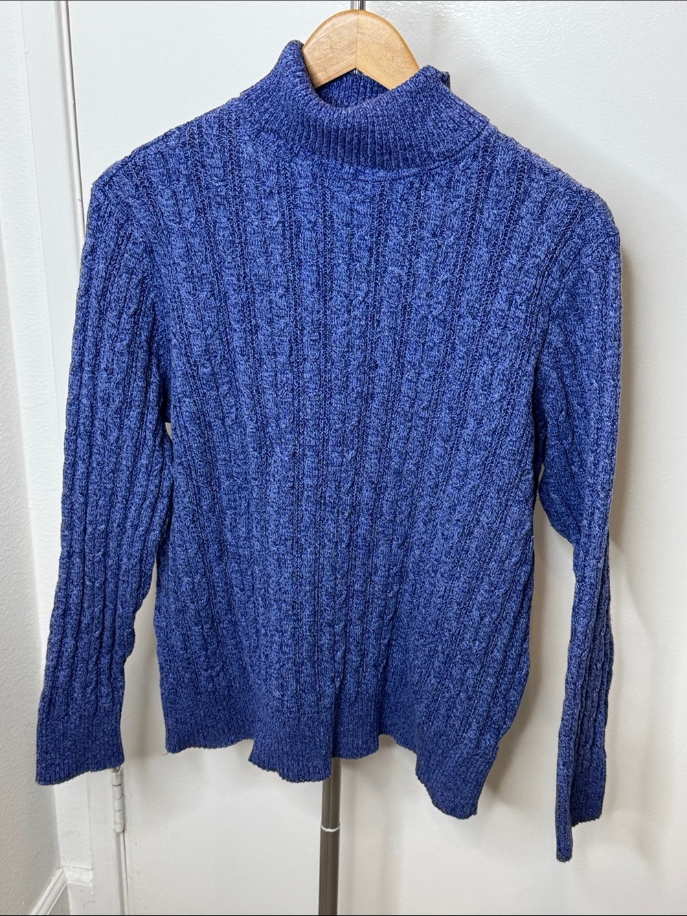 St. John's Bay Blue Beachy Ribbed Turtleneck Sweater Quiet Luxury Chunky Knit